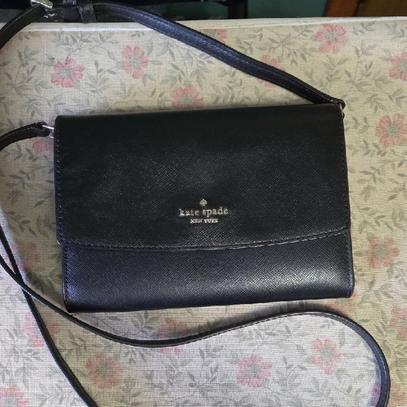 kate spade Handbags - Kate Spade Sleek Black Crossbody Bag